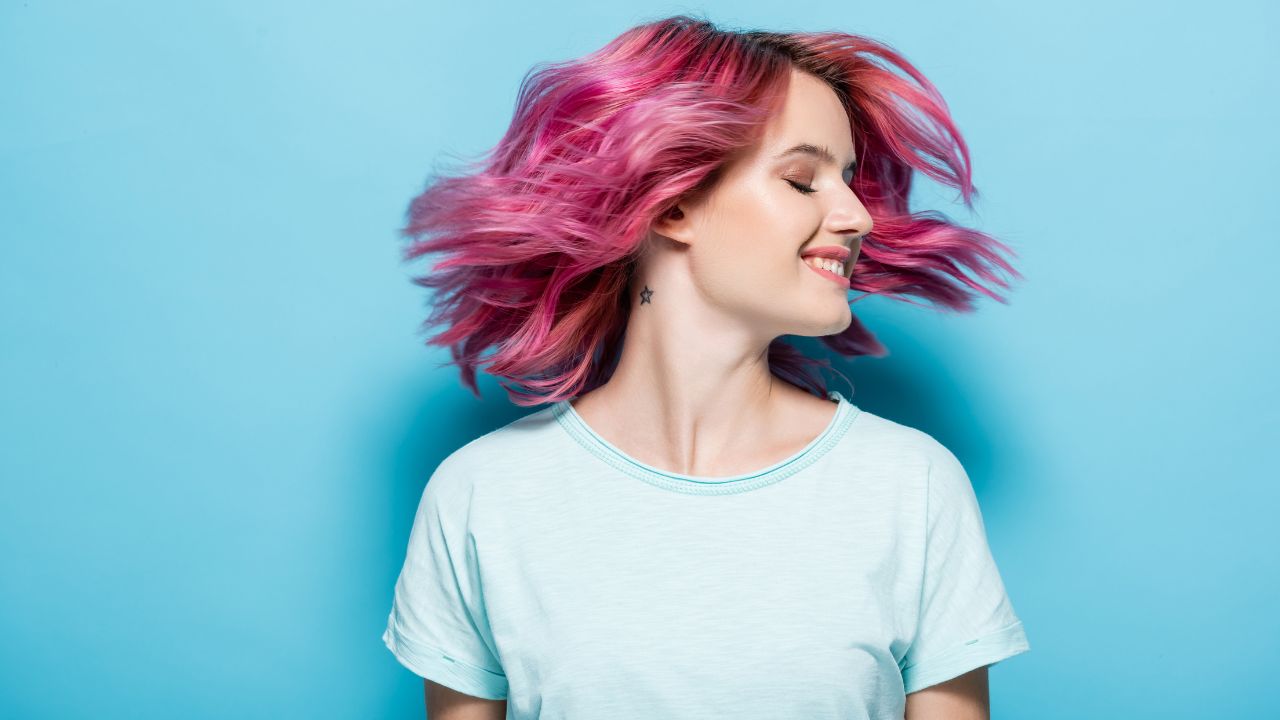 A tendência do cabelo colorido chega para todas! Mas, antes de se jogar nessa mudança, descubra a cor ideal para você
