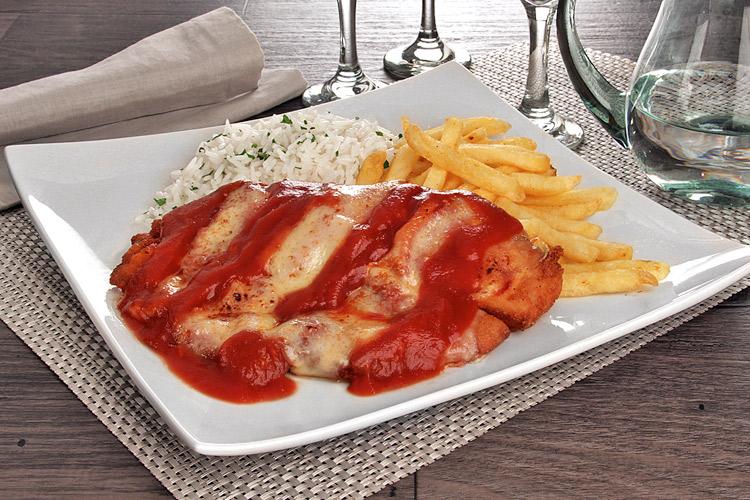 Tilápia à parmegiana 
