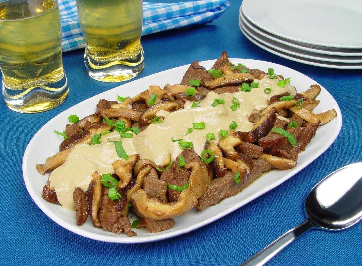 Tiras de filé com shitake 