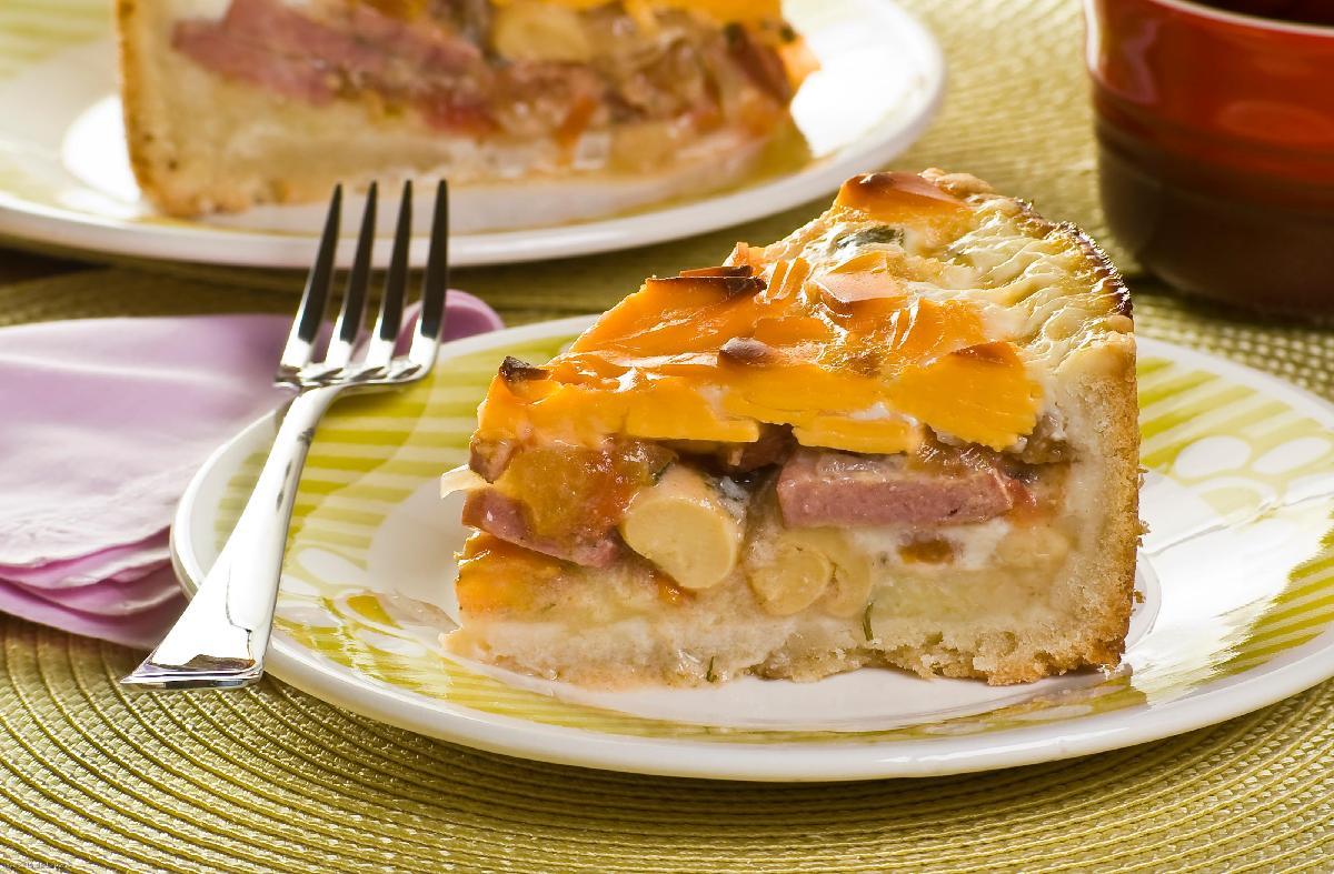Torta de calabresa e cheddar 