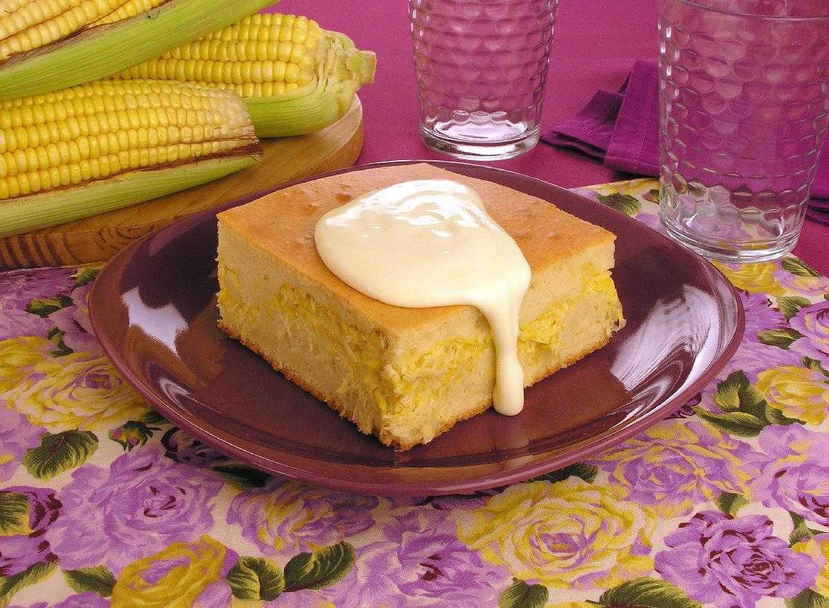Torta de frango com creme de milho 