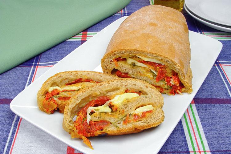 Receita de Rocambole de rúcula com tomate seco 
