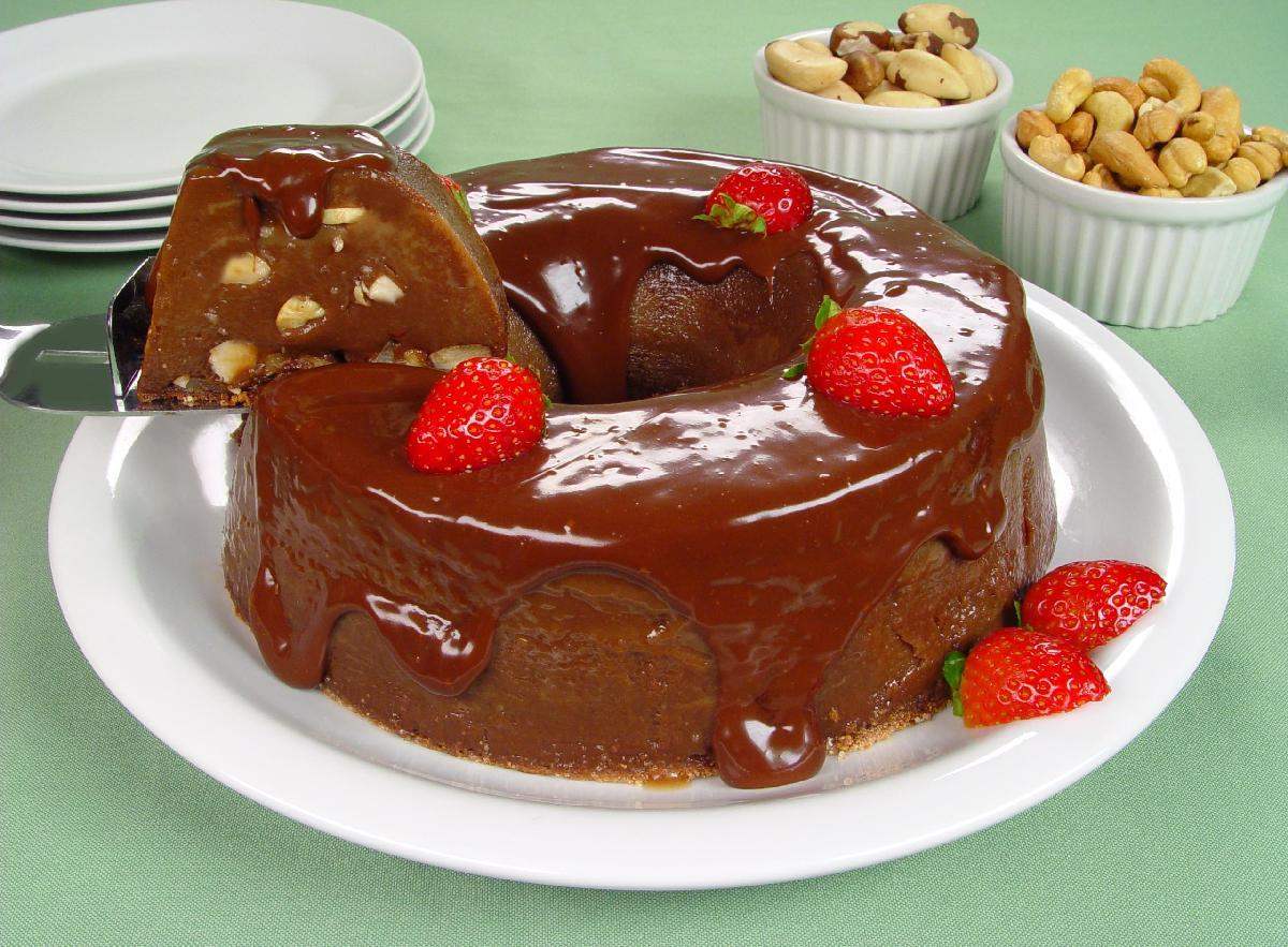 Pudinzão de chocolate e castanha 