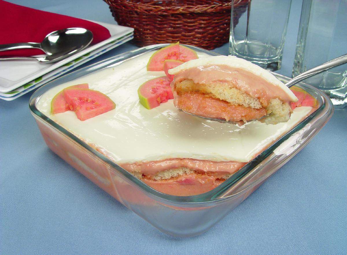 Pavê goiabada e iogurte 