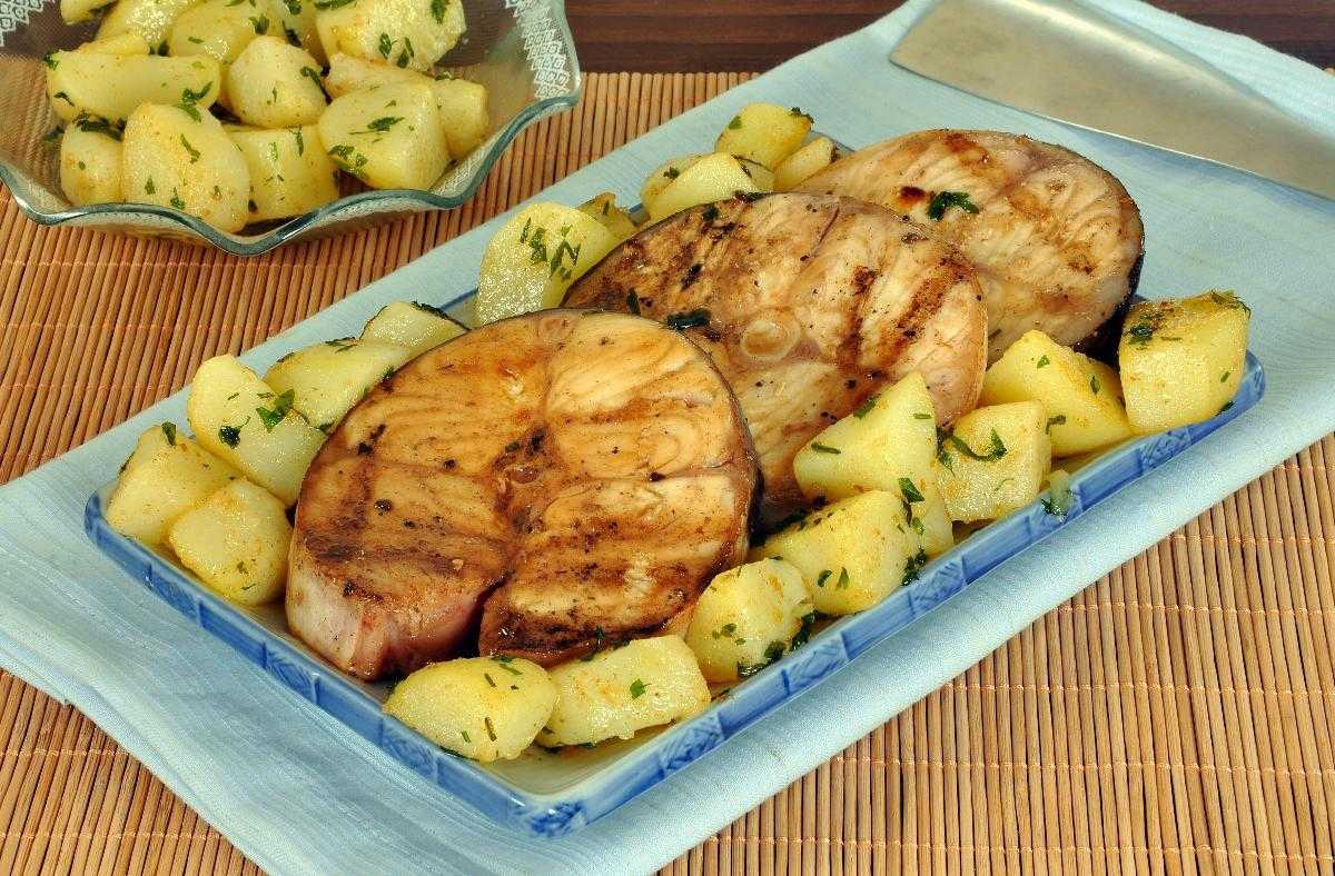 Peixe grelhado com batata 