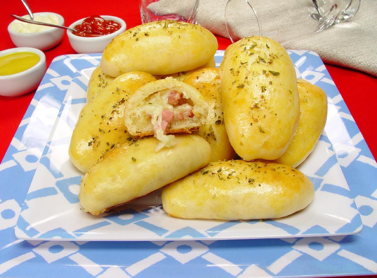 Enroladinho de frios e catupiry® 