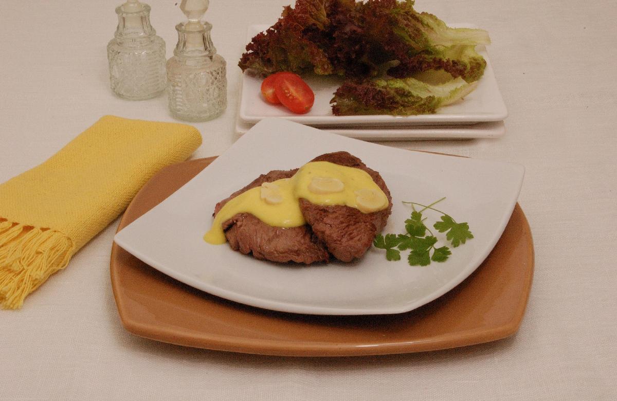 Filé ao molho de mostarda 
