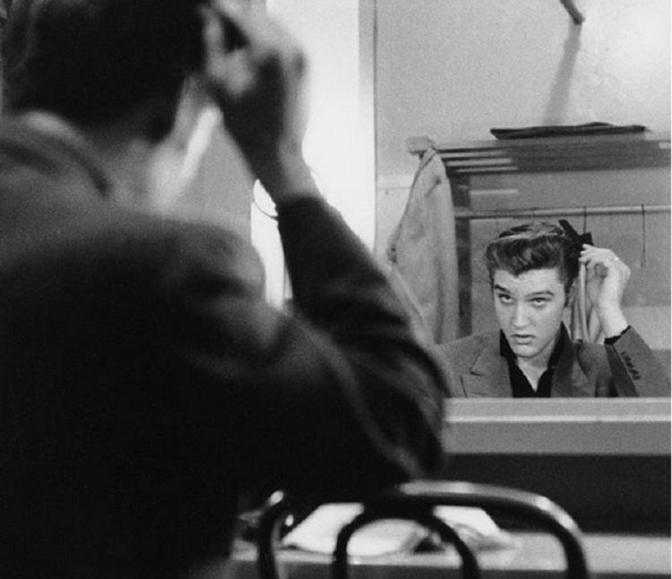 Especial Elvis: a história por trás do famoso penteado do rei do rock 