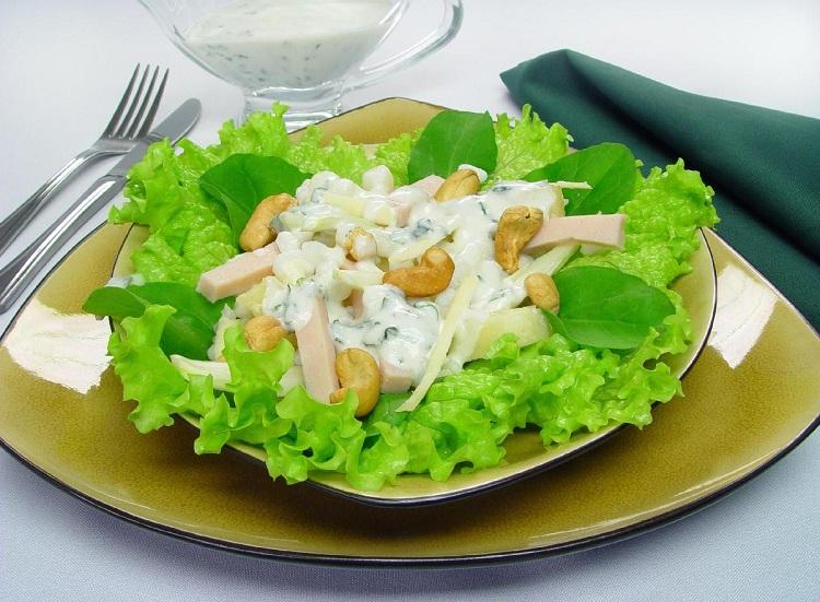 Receita de Salada de canjica com peito de peru e castanha de caju 