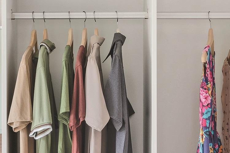 Que calor! Confira dicas para organizar seu guarda-roupa para o verão 