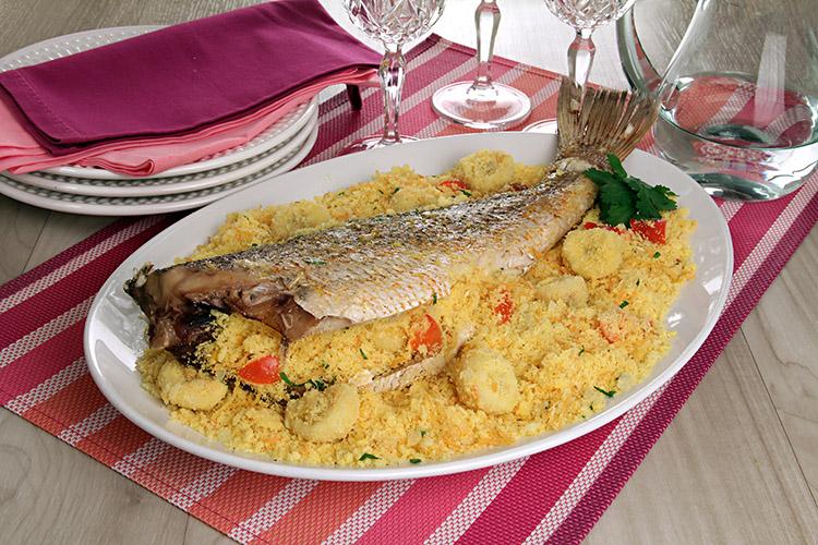 Receita de peixe recheado com farofa 