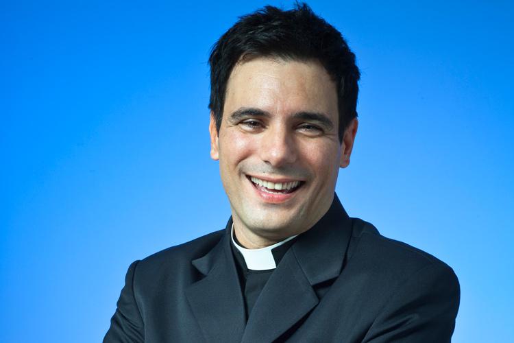 Padre Juarez de Castro é um dos mensageiros de Deus na Terra. Abra o seu coração e leia com fé a atenção as mensagens do sacerdote para ser feliz!