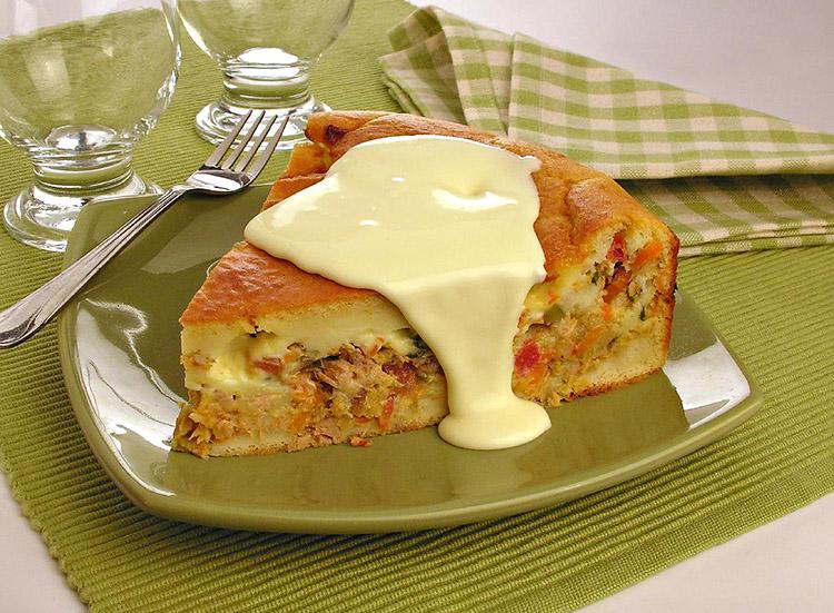 Uma boa torta de frango e palmito é aquela que fica cremosa e, o melhor de tudo, que é fácil de fazer! Faça já esta receita superprática!