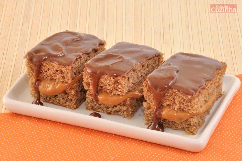 Bolo-pão de mel com doce de leite 