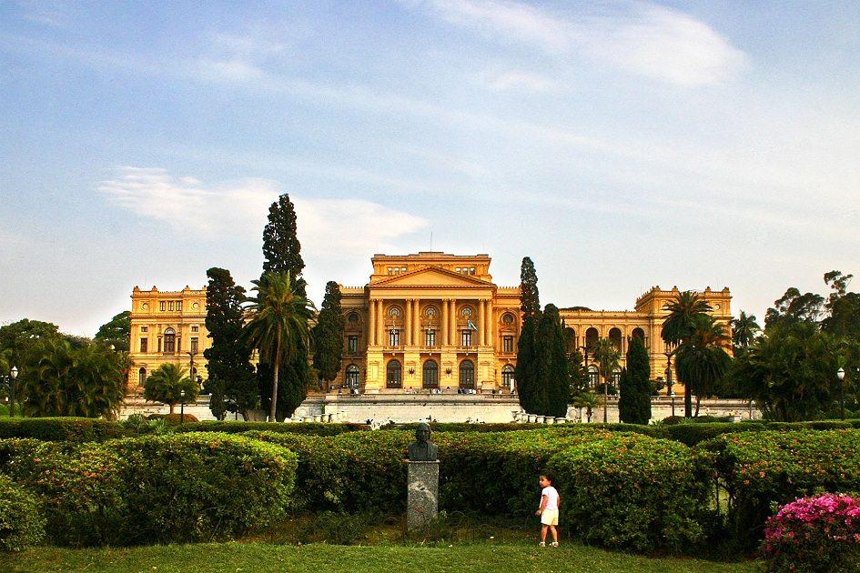 São Paulo tem muito a oferecer a seus moradores e turistas. Entre as principais atrações, encontram-se os inúmeros museus dos mais variados temas.