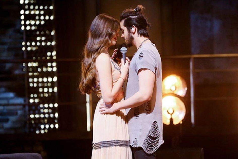 Confira 10 beijos inusitados que rolaram entre famosos! 