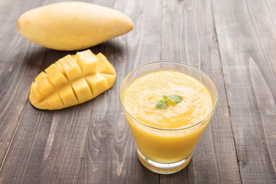 5 receitas de suco de manga para você aproveitar o melhor da fruta! 