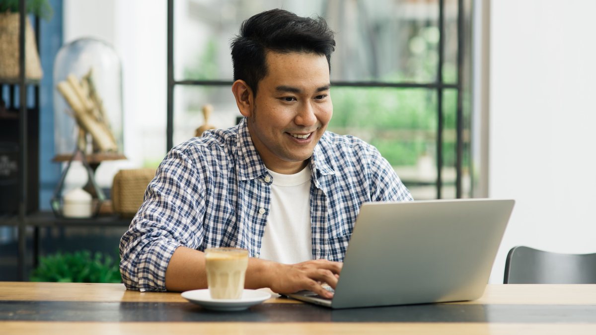 10 sites com cursos gratuitos para você aprimorar seu currículo sem gastar nada