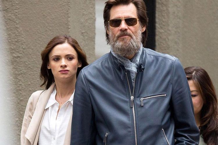 Cathriona White, atriz e ex de Jim Carrey, deixa bilhete para o ator