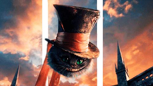 gif-gato-do-filme-alice-no-pais-das-maravilhas-piscando