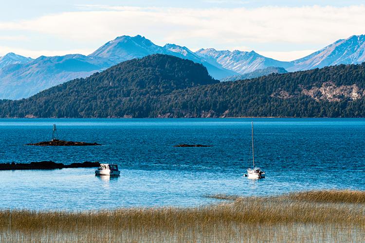 O belo lago Nahuel Huapi