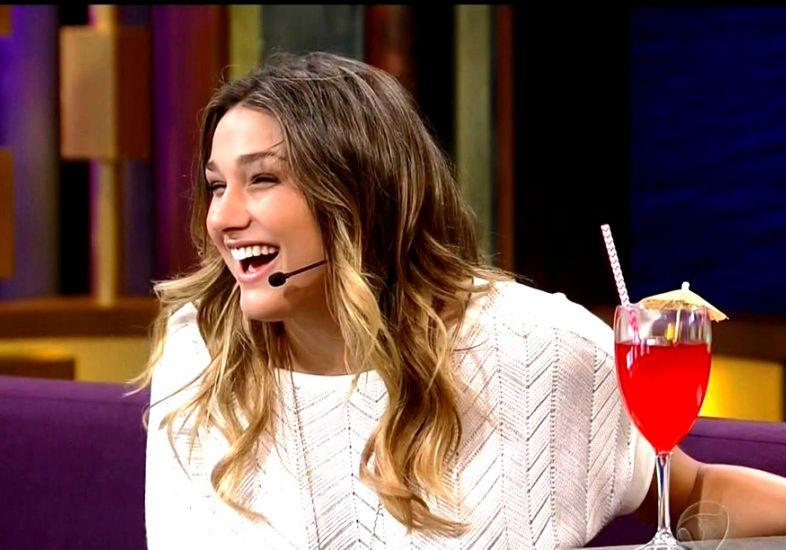 Sasha Meneghel rindo