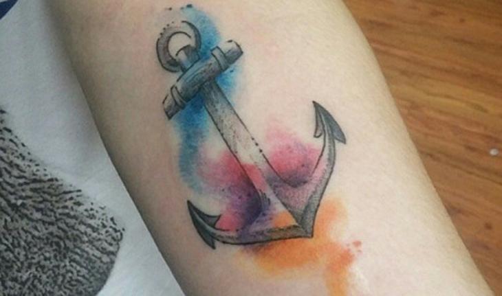 tatuagem aquarela de âncora