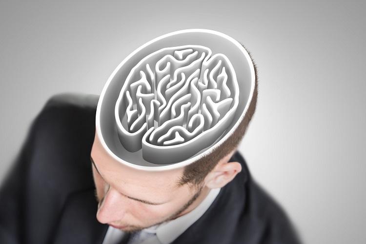 homem-cabeca-cerebro-terno