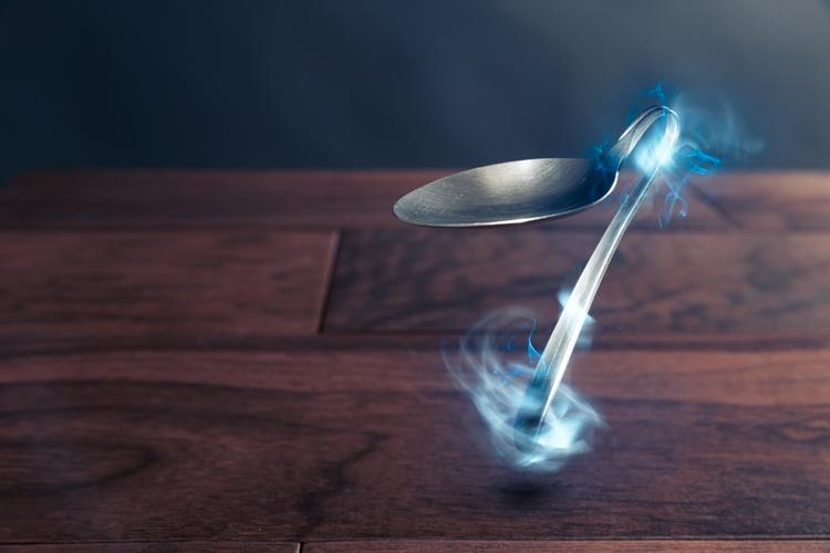 Telecinese: o fenômeno de mover objetos com o pensamento