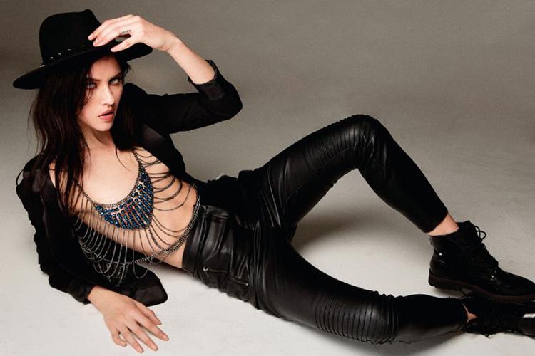 isis-bataglia-modelo