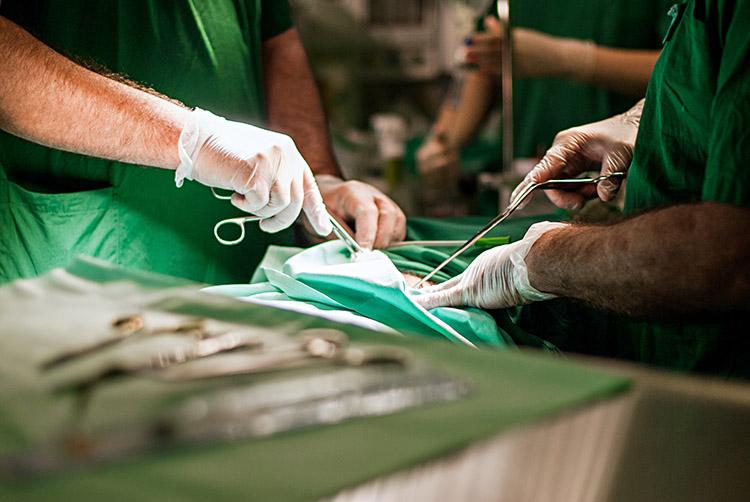 medicos sala cirurgia exame reducao estomago