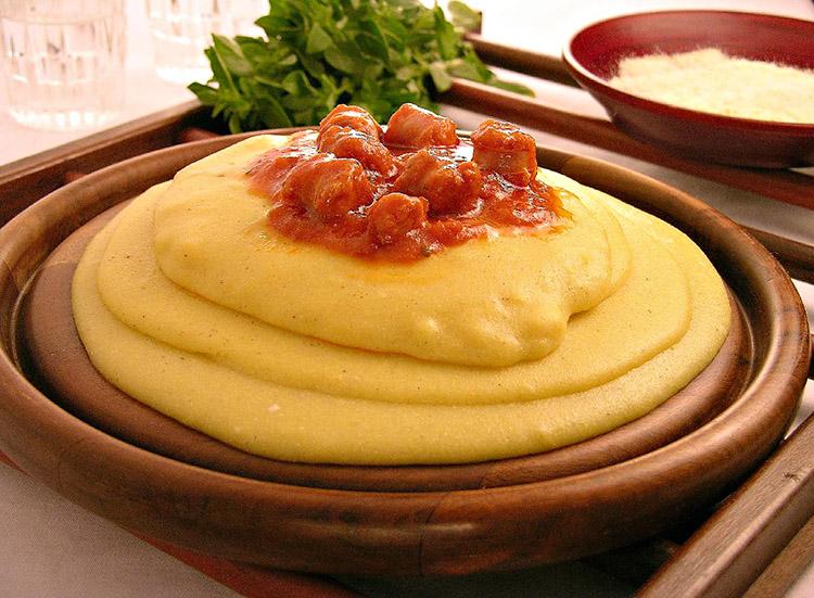 Receita de polenta com queijo de minas