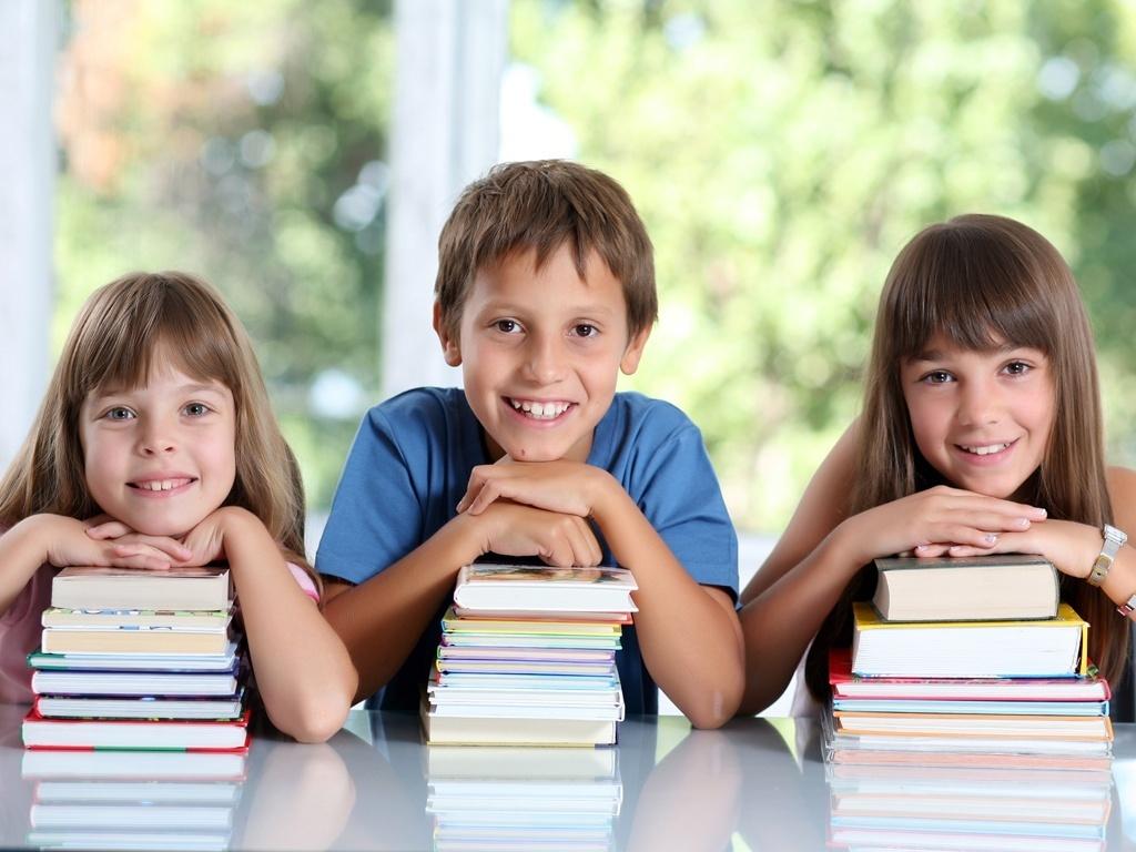 Como organizar o material escolar na volta às aulas crianças estudar