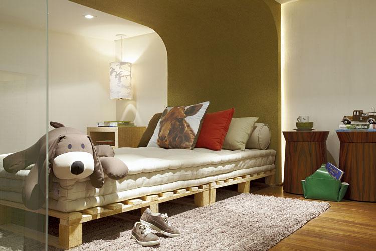 Cama feita de pallets