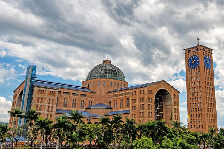 uma foto do Santuário de Nossa Senhora Aparecida