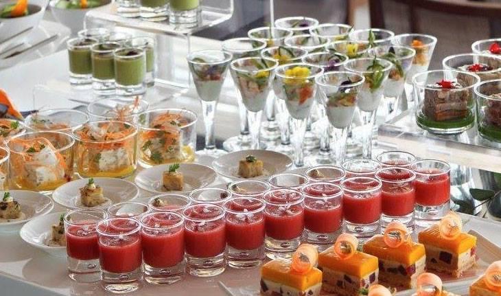 Casamento no campo: foto de mesa de buffet
