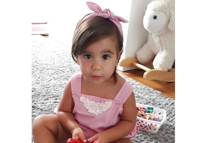 Maria Flor, filha de Deborah Secco