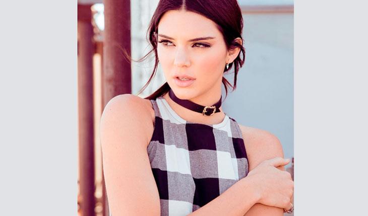 Colar choker preto