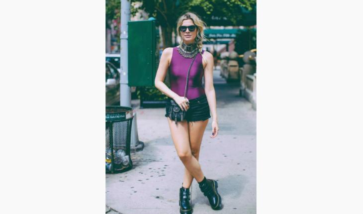 Estilo de Julia Faria short e body metalizado Instagram