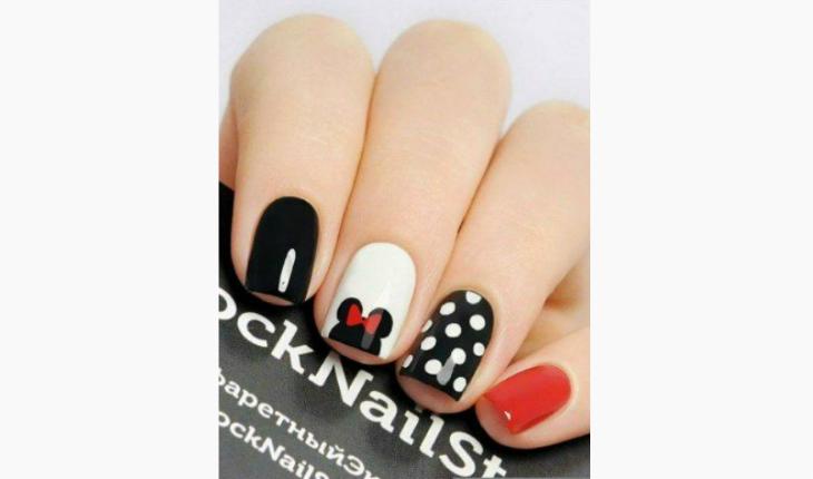 unhas decoradas da Disney Mickey e orelha Minnie Pinterest