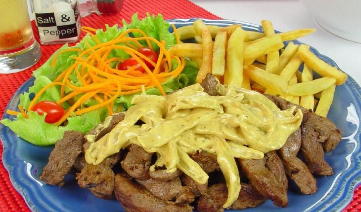 Petisco com filé mignon