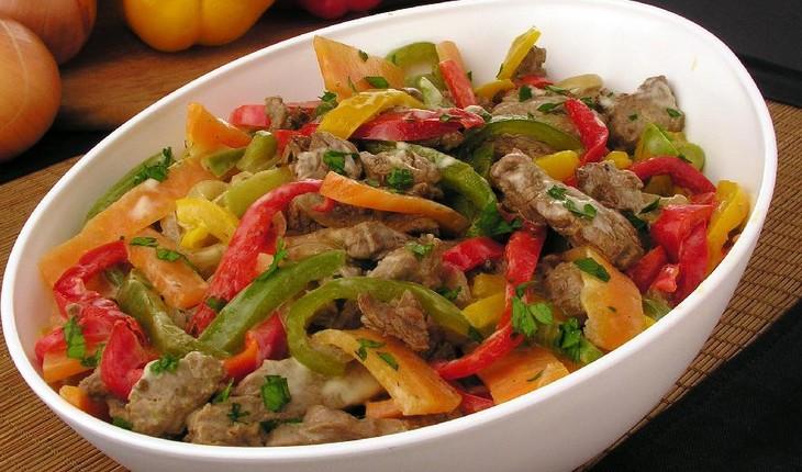 Maionese de legumes e filé mignon