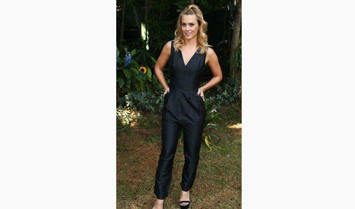 estilo de Carolina Dieckmann macacão preta pinterest