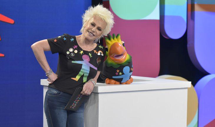 Quanto ganha o Faustão. Na foto, está Ana Maria Braga com o louro José