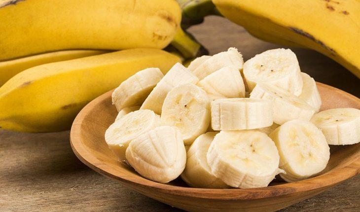 Cuidados com as frutas. Na foto, uma fruta para fazer suco