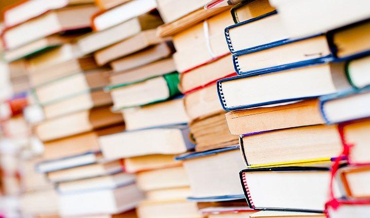 foto de vários livros