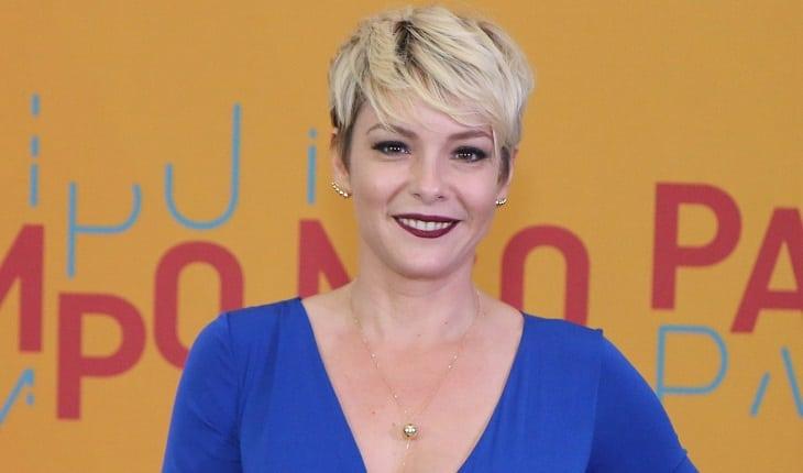 Atriz Regiane Alves com cabelo curto
