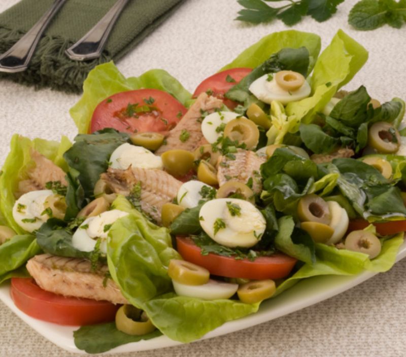 salada com sardinha