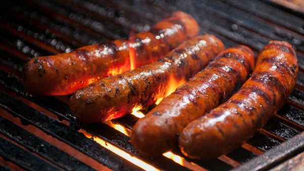 Descubra agora qual a melhor opção de linguiça para o seu churrasco