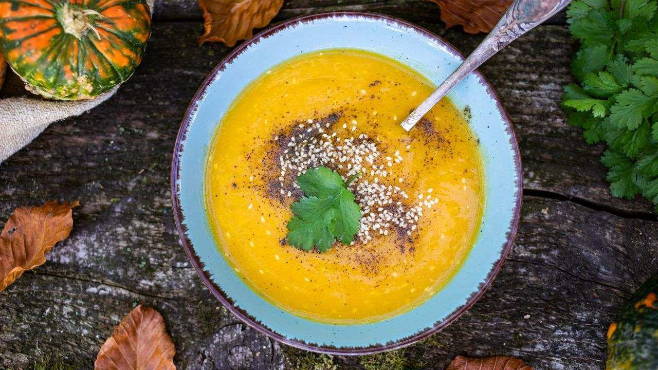 Quer um almoço nutritivo, rápido e delicioso? Experimente essas sopas incríveis